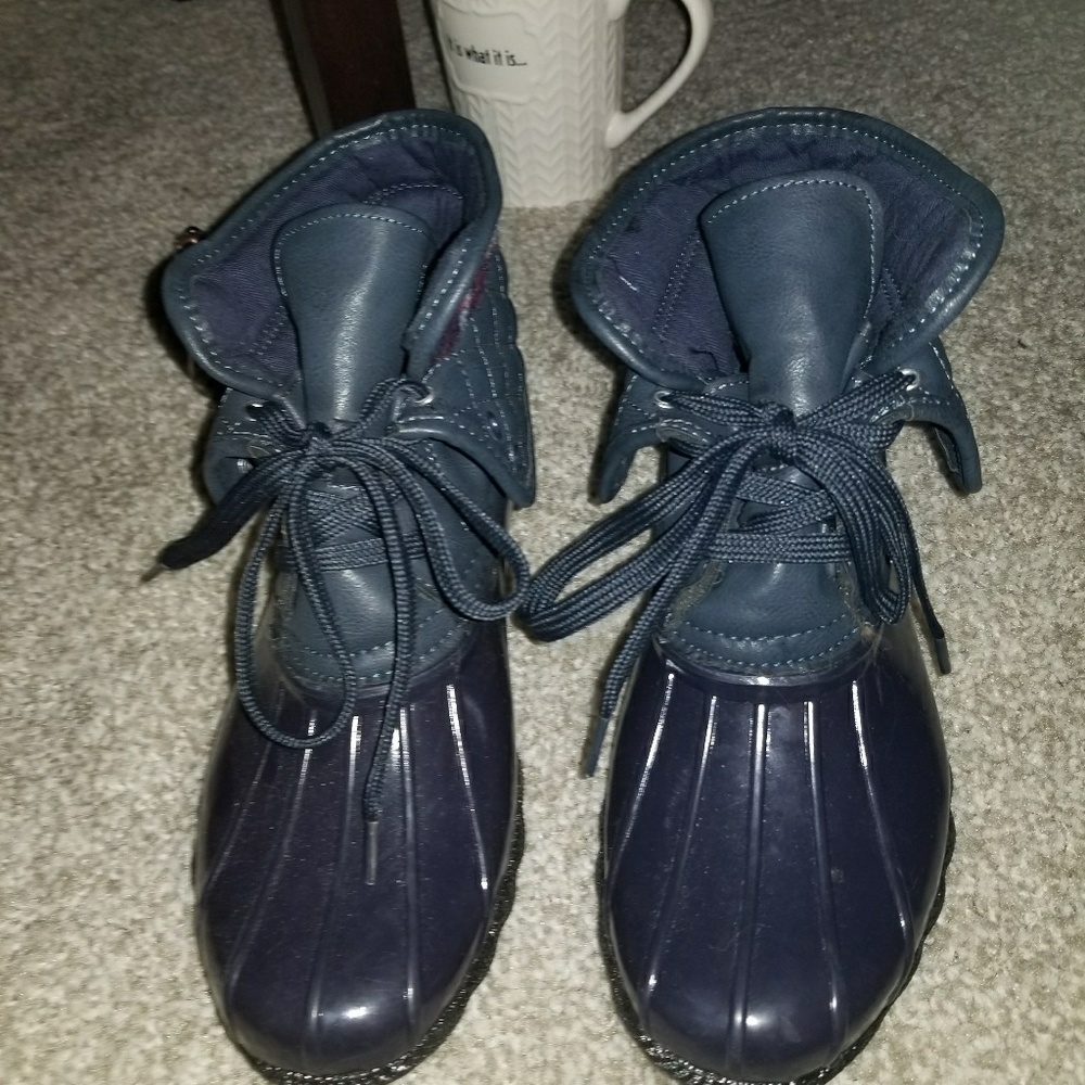 Duck boots